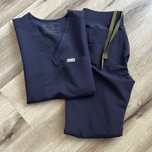 XXS Figs RARE QUIET NAVY Catarina top + Zamora jogger set - like new